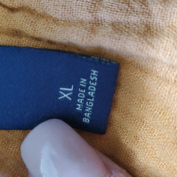 UNIVERSAL THREADS TOP. size XL, mustard tan color. Ruffle sleeves. Gauze cotton - Picture 6 of 9